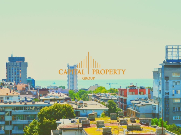 Тристаен, обзаведен с панорама - център - 0