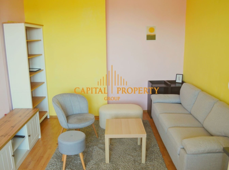 Тристаен, обзаведен с панорама - център - 0