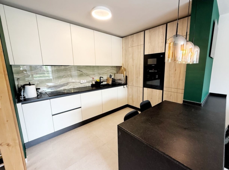 Двустаен апартамент за продажба в к-с Oasis Residence - 0