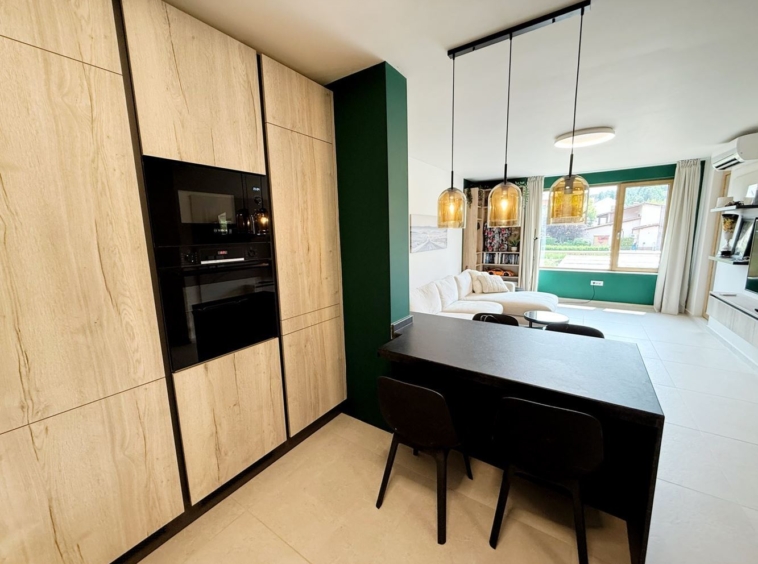 Двустаен апартамент за продажба в к-с Oasis Residence - 0