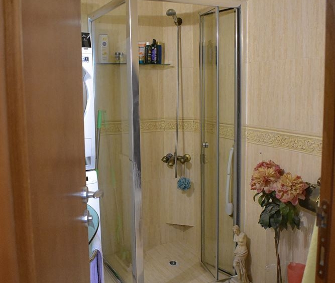 Тристаен апартамент за продажба в кв. Дървеница - 0