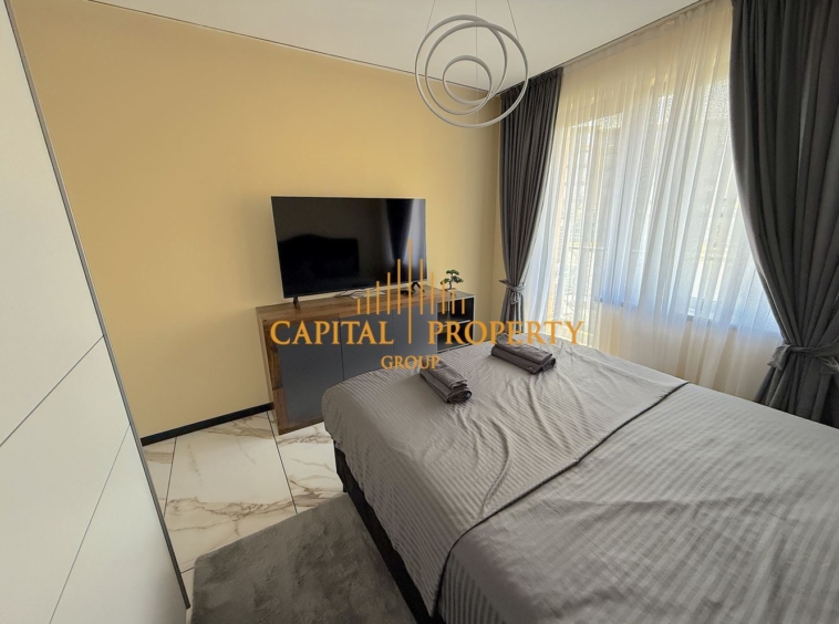 Тристаен тухлен обзаведен с опция за закупуване на паркомясто - 0