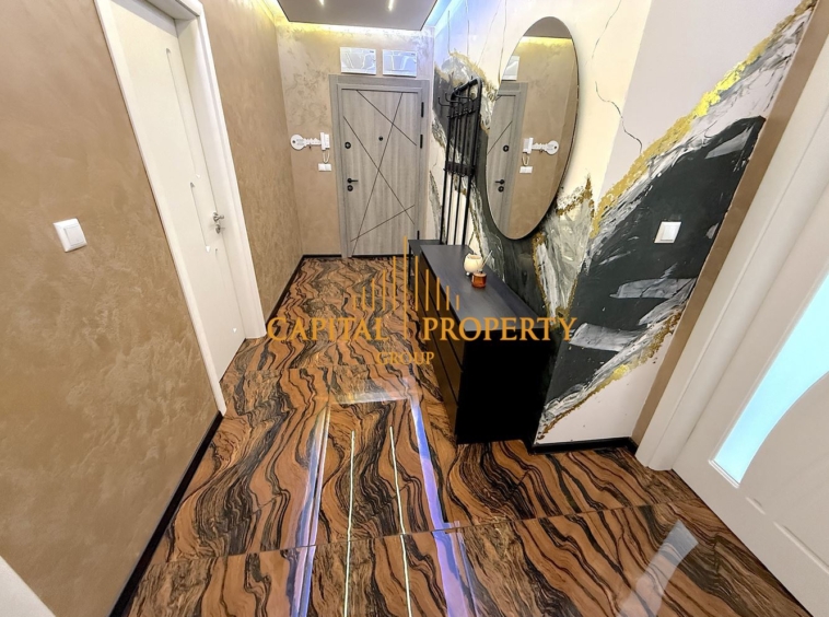 Тристаен тухлен обзаведен с опция за закупуване на паркомясто - 0