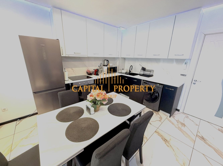 Тристаен тухлен обзаведен с опция за закупуване на паркомясто - 0