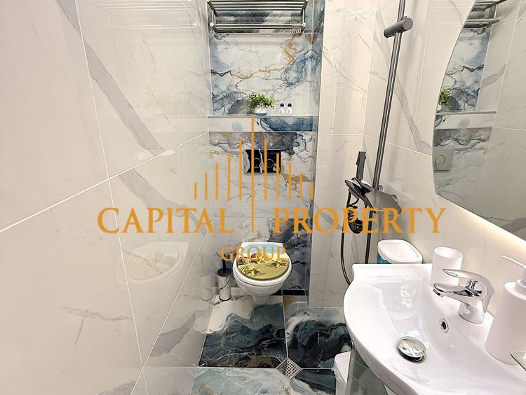 Тристаен тухлен обзаведен с опция за закупуване на паркомясто - 0