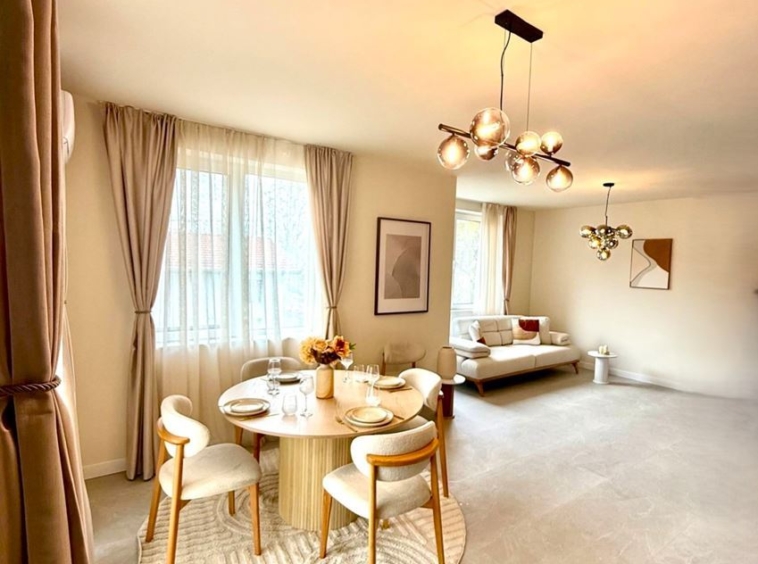 Обзаведен нов тристаен апартамент - 0