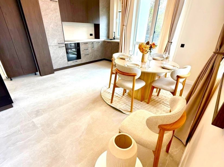 Обзаведен нов тристаен апартамент - 0