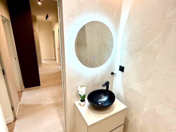 Обзаведен нов тристаен апартамент - 0