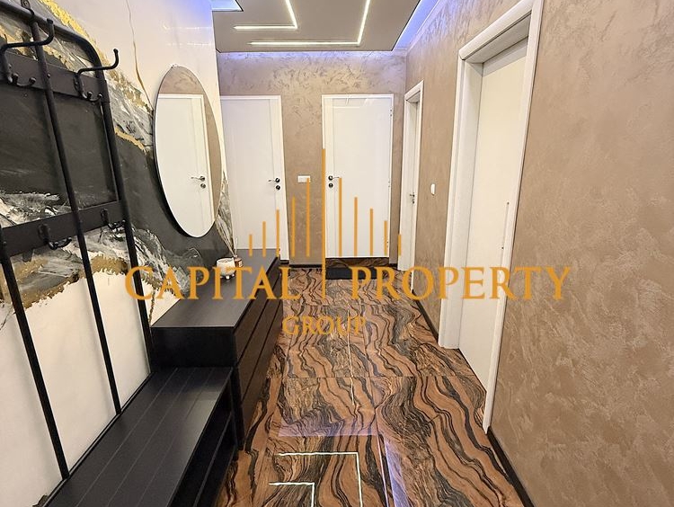 Тристаен тухлен обзаведен с опция за закупуване на паркомясто - 0