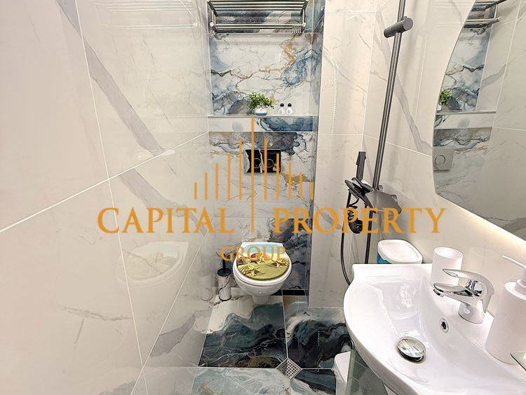 Тристаен тухлен обзаведен с опция за закупуване на паркомясто - 0