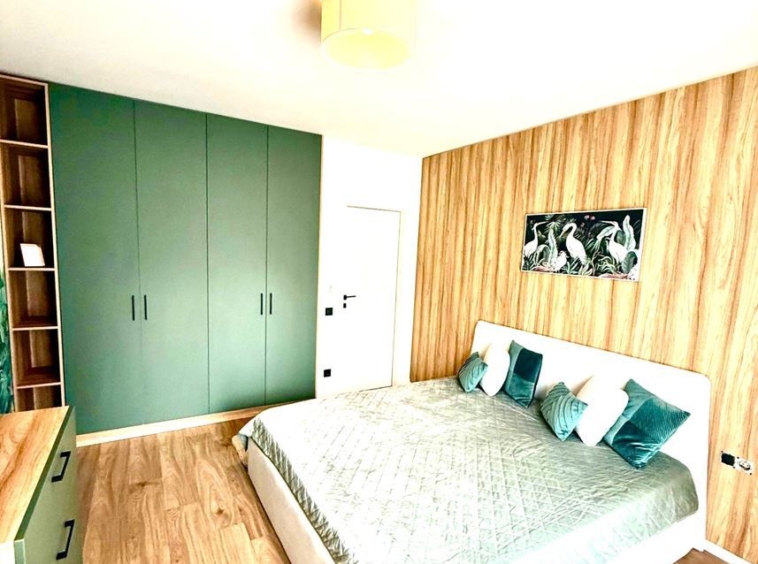 Обзаведен нов тристаен апартамент - 0