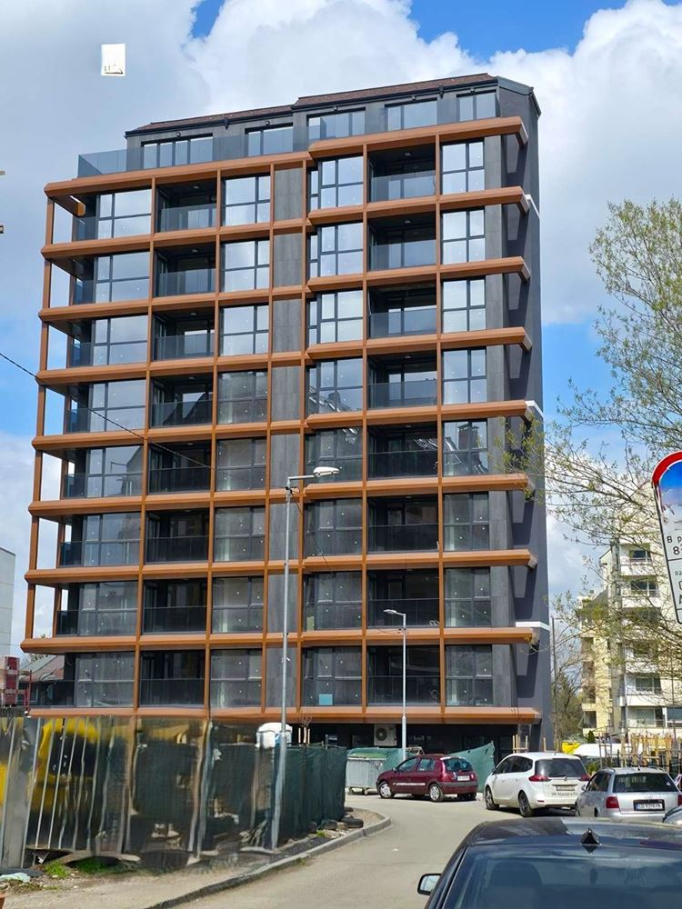 Просторен тристаен апартамент, подходящ за преустройство в четиристаен - с акт 16 - 0