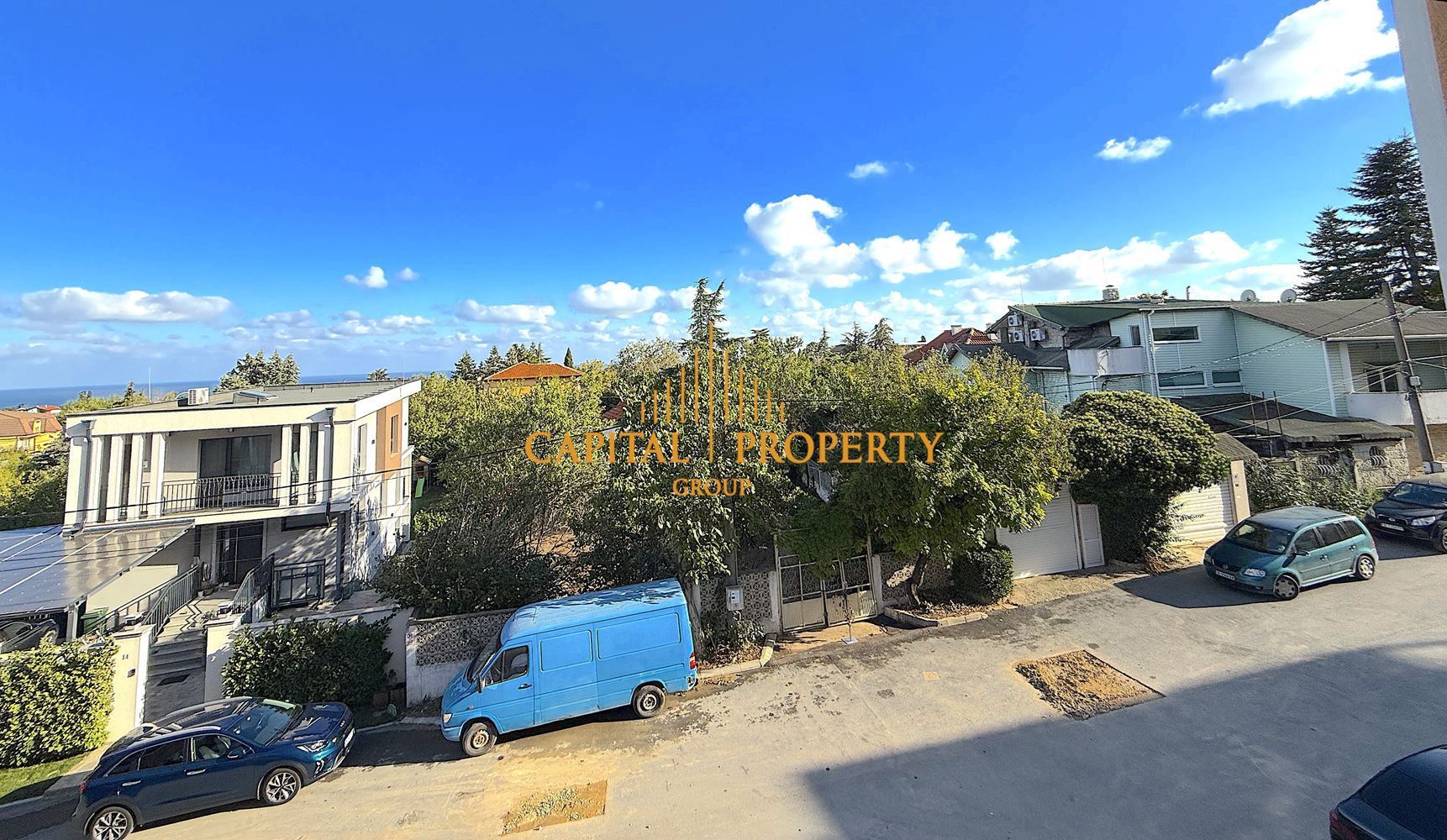 Тристаен тухлен обзаведен с опция за закупуване на паркомясто - 0