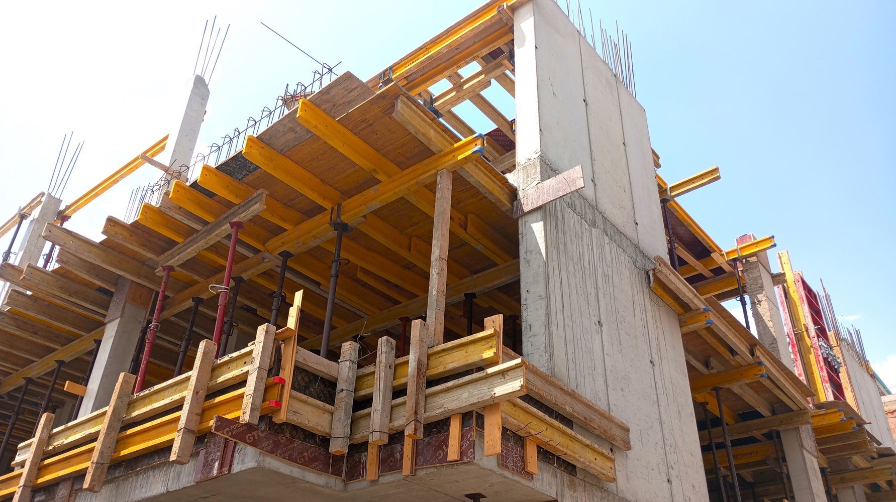 Южен, вътрешен двустаен апартамент в нова сграда-0 Южен, вътрешен двустаен апартамент в нова сграда - 0