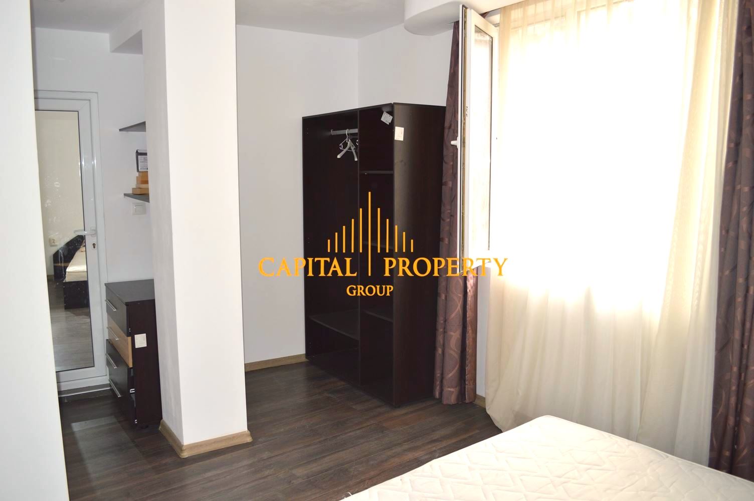 Двустаен апартамент с Паркомясто, Траката , Варна - 0