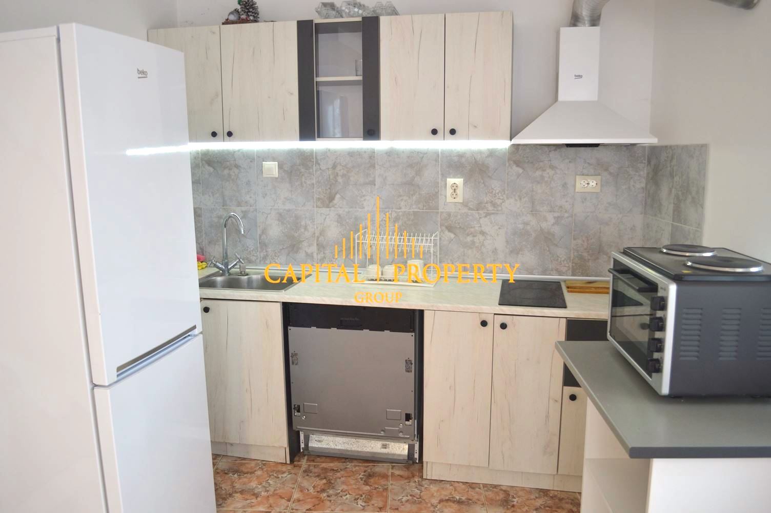 Двустаен апартамент с Паркомясто, Траката , Варна - 0