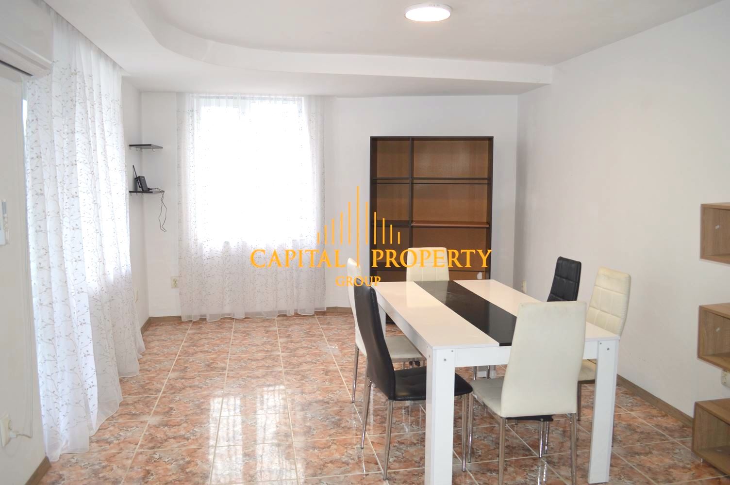 Двустаен апартамент с Паркомясто, Траката , Варна - 0