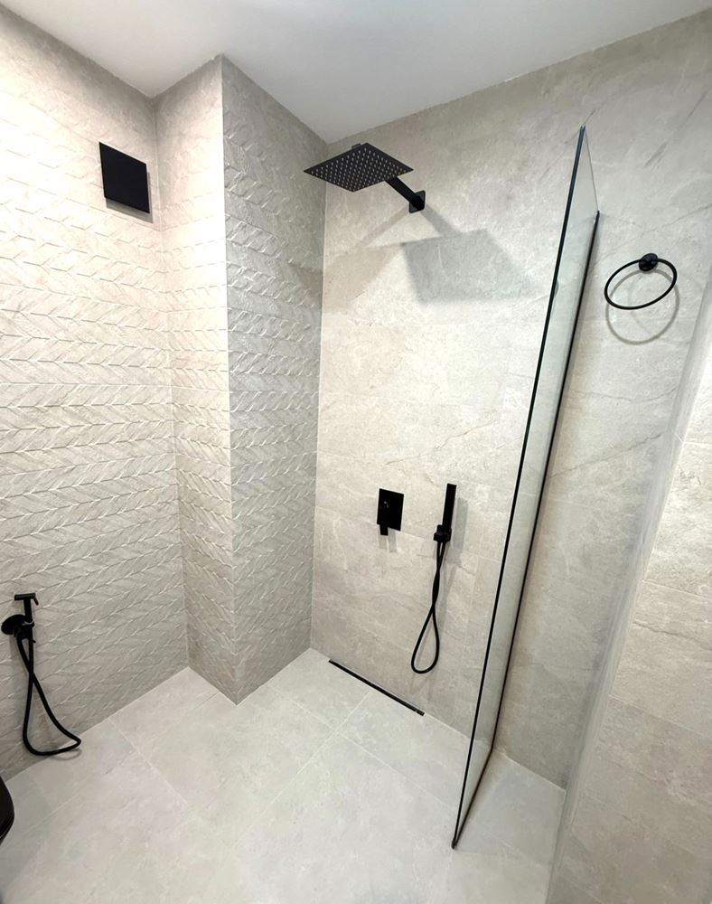 Обзаведен нов тристаен апартамент - 0