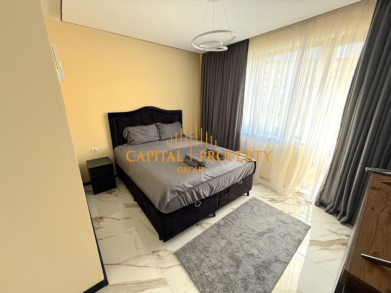 Тристаен тухлен обзаведен с опция за закупуване на паркомясто - 0