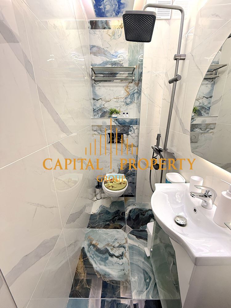 Тристаен тухлен обзаведен с опция за закупуване на паркомясто - 0