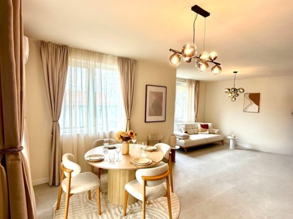 Обзаведен нов тристаен апартамент - 0