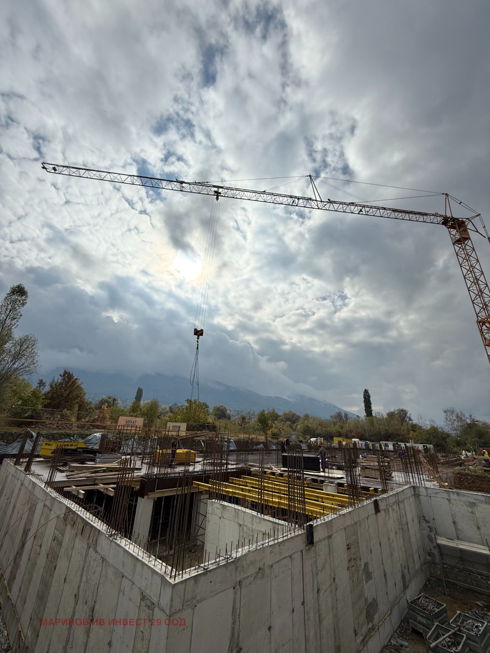 Нов тристаен апартамент в кв Кръстова вада - 0