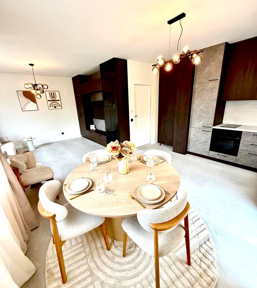 Обзаведен нов тристаен апартамент - 0