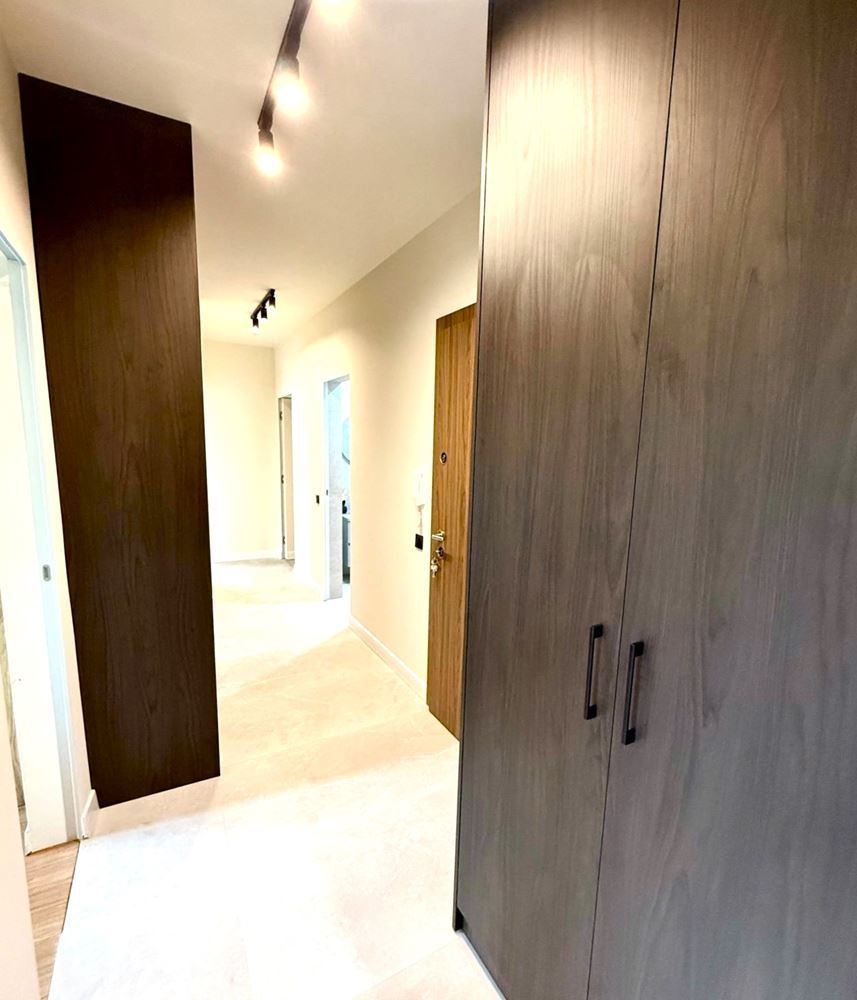 Обзаведен нов тристаен апартамент - 0