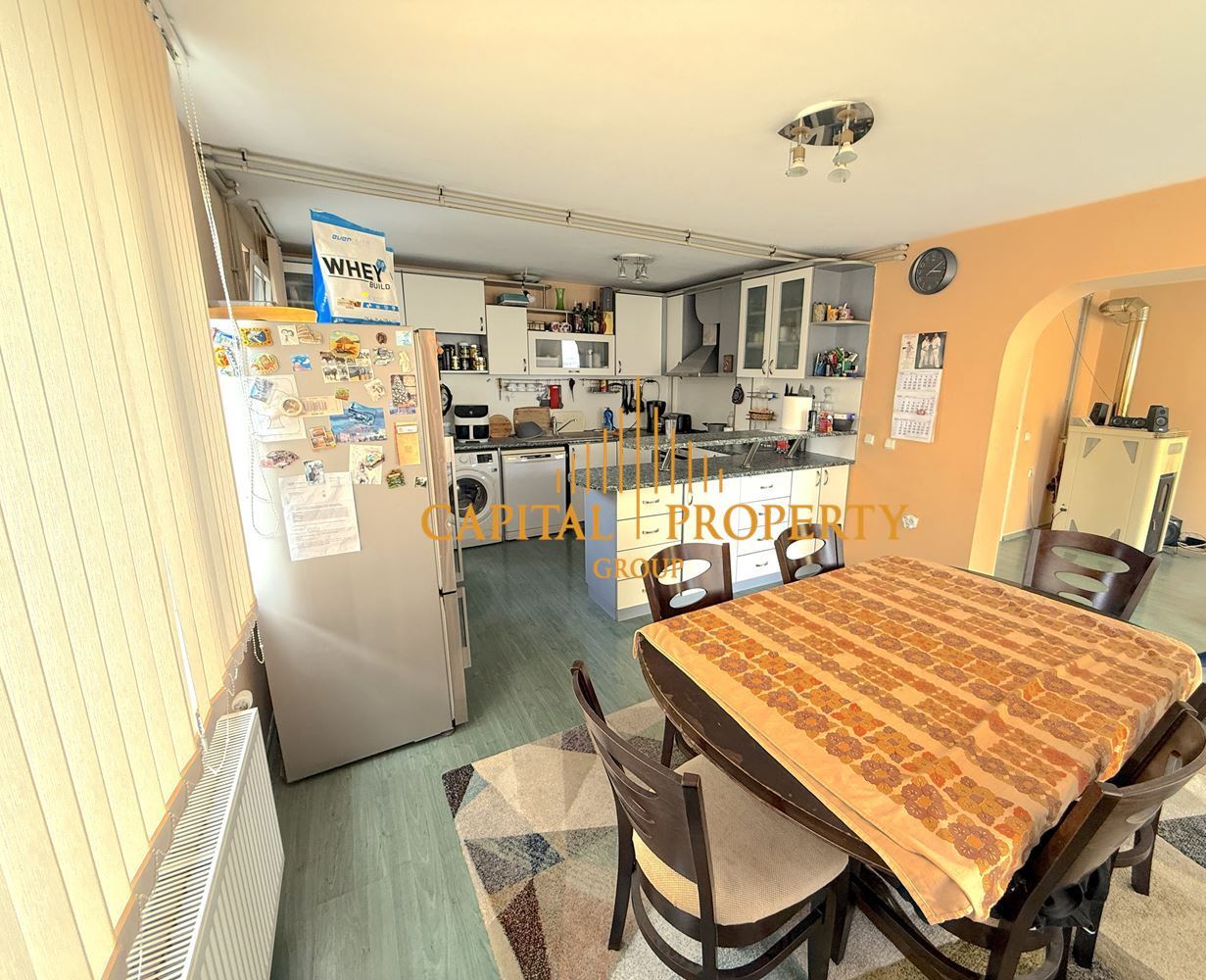 Многостаен тухлен апартамент 150м2 в Цветен квартал, гр. Варна - 0