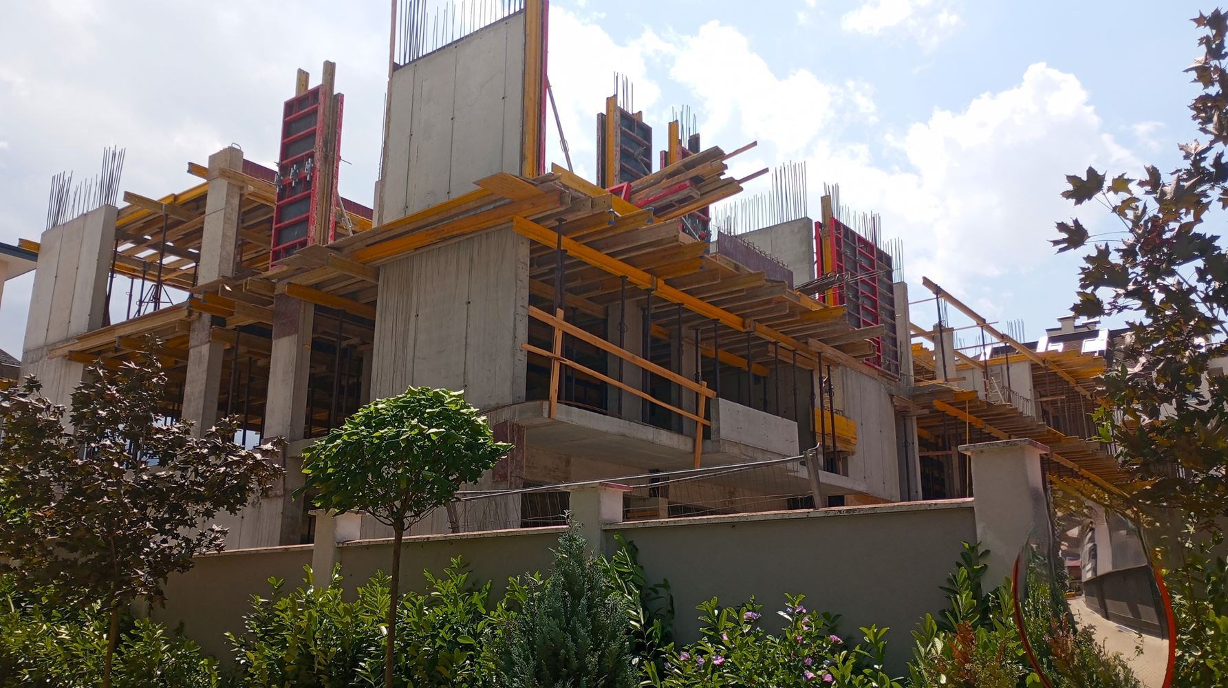 Южен, вътрешен двустаен апартамент в нова сграда-0 Южен, вътрешен двустаен апартамент в нова сграда - 0