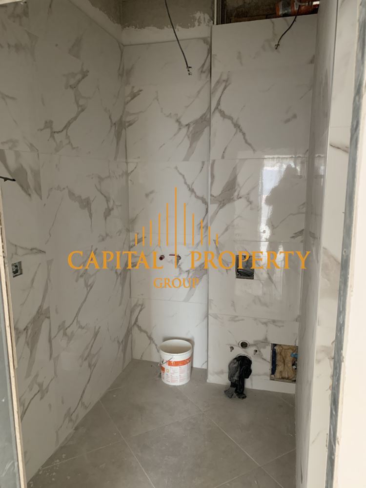 Многостаен апартамент завършен до ключ на две нива в кв. Галата - 0