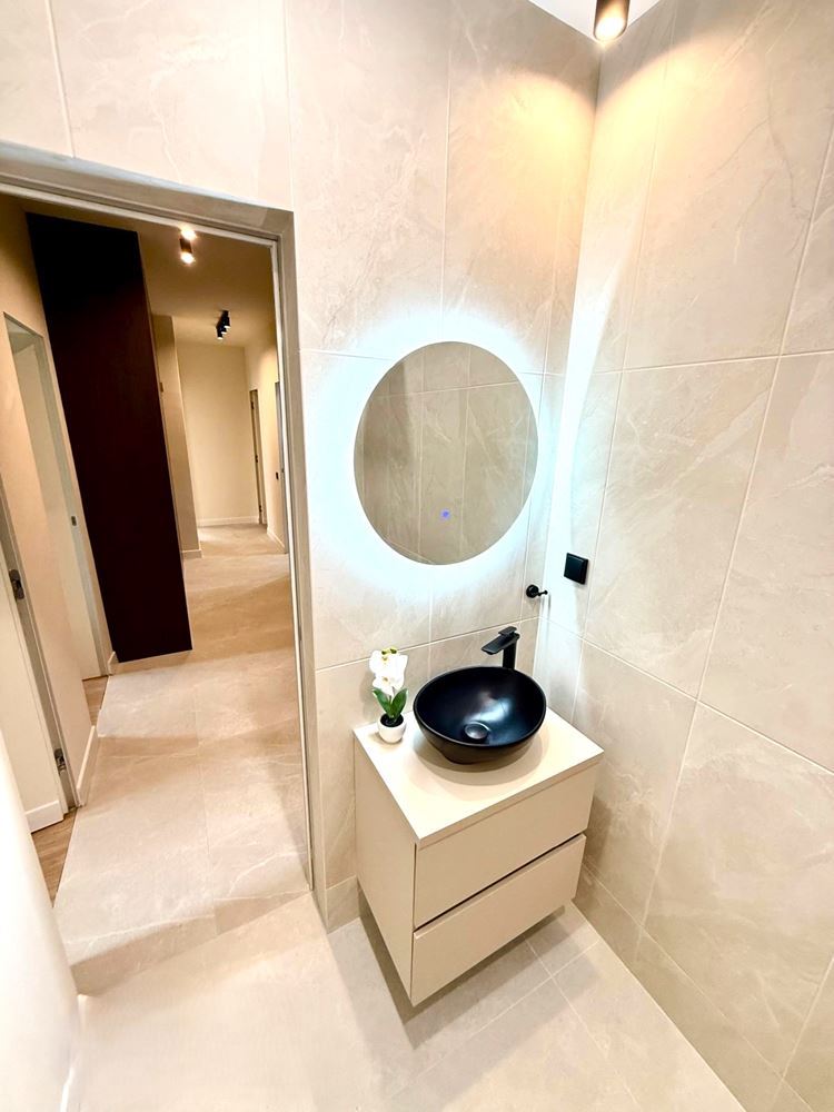 Обзаведен нов тристаен апартамент - 0