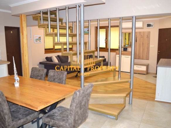 САМОСТОЯТЕЛНА КЪЩА на метри от плажа и морската градина с ПМ, Идеален Център, Варна - 0