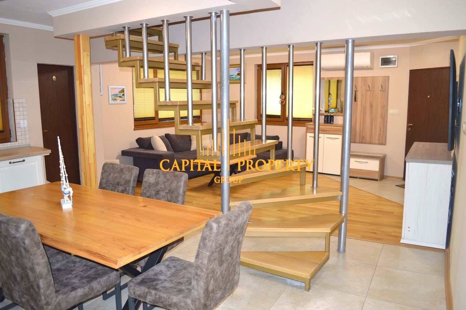 САМОСТОЯТЕЛНА КЪЩА на метри от плажа и морската градина с ПМ, Идеален Център, Варна - 0