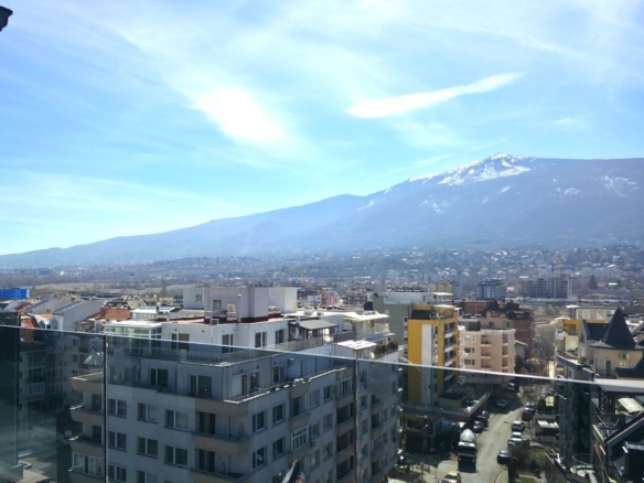 Панорамен тристаен апартамент с акт 16 - 0