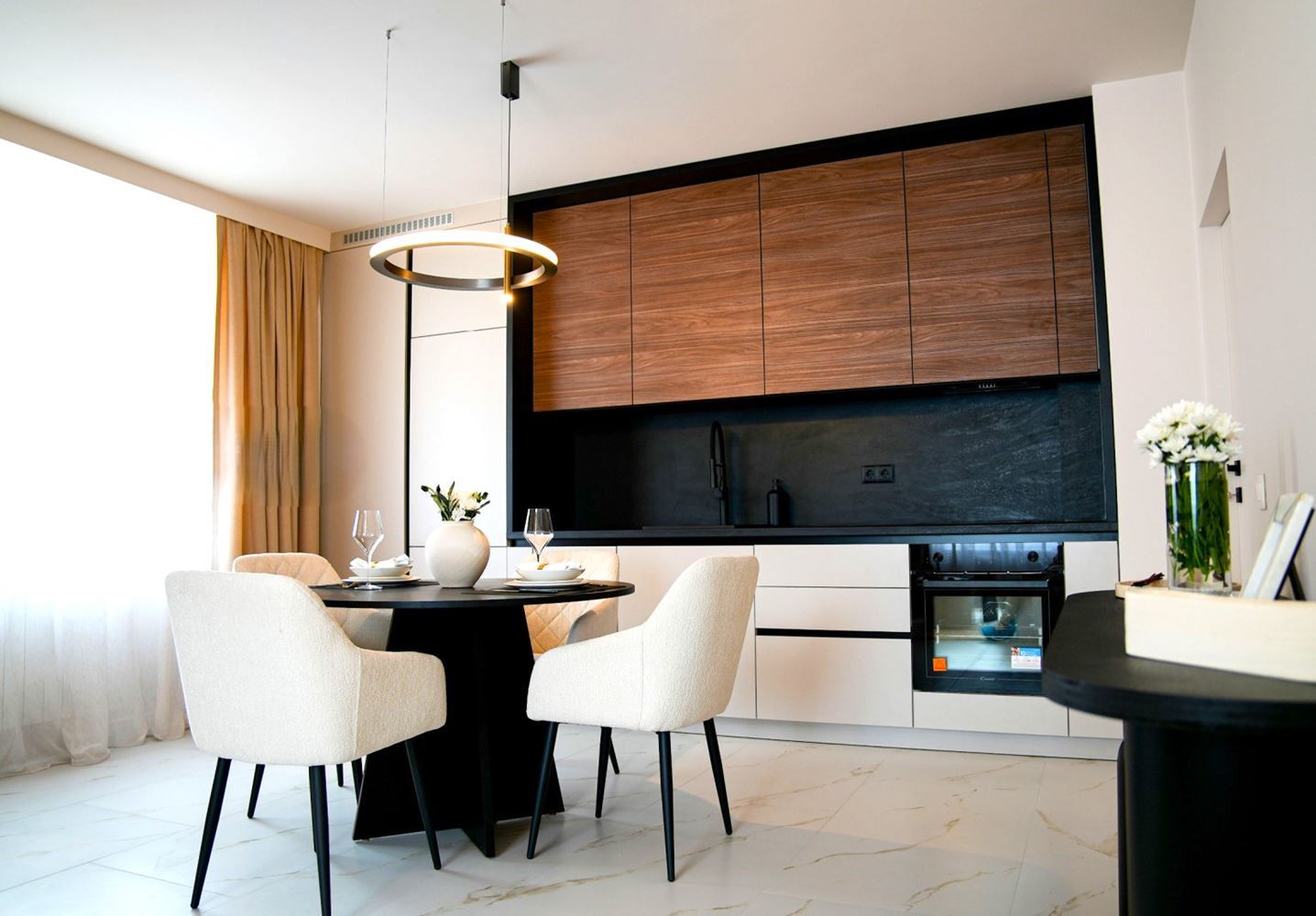 Обзаведен тристаен апартамент в нова сграда-0 Обзаведен тристаен апартамент в нова сграда - 0