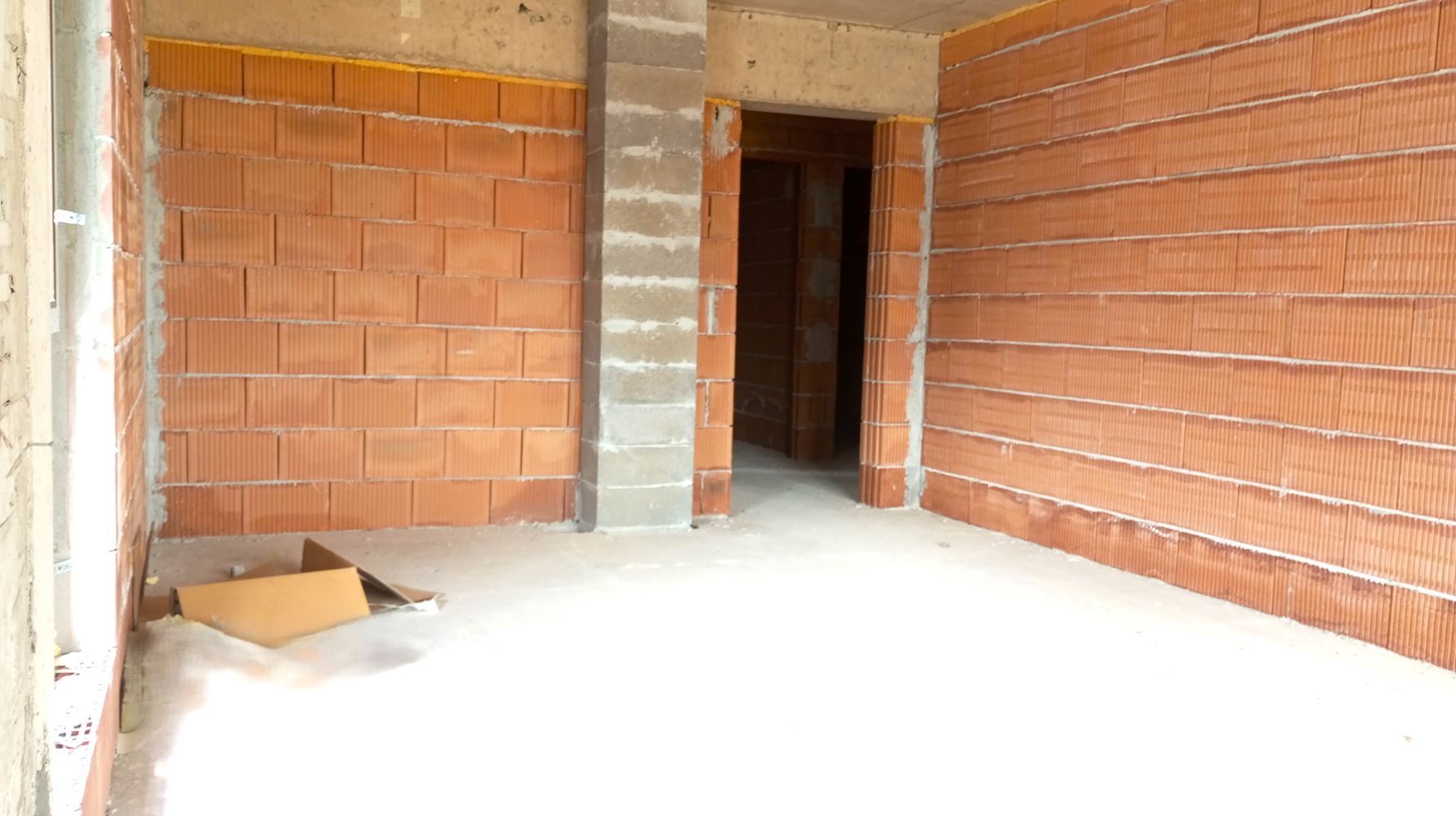 Южен, вътрешен двустаен апартамент в нова сграда-0 Южен, вътрешен двустаен апартамент в нова сграда - 0