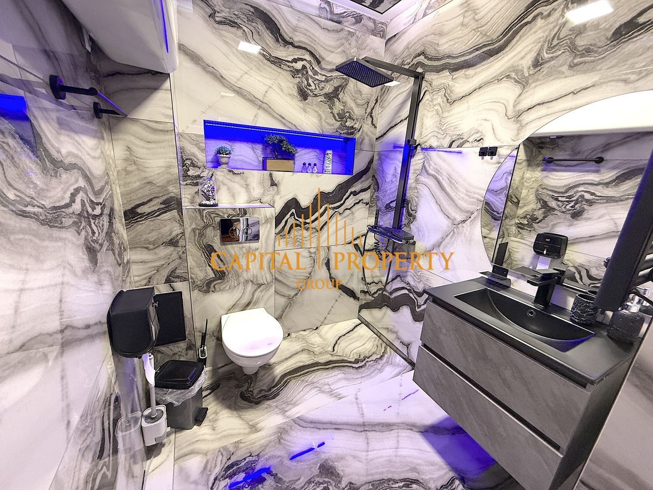 Тристаен тухлен обзаведен с опция за закупуване на паркомясто - 0