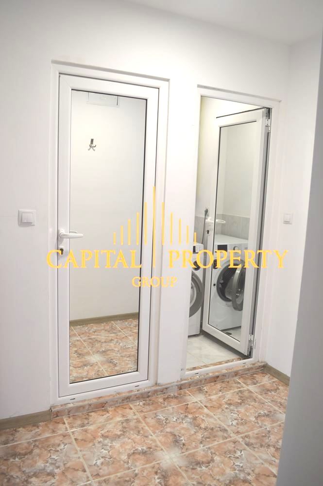 Двустаен апартамент с Паркомясто, Траката , Варна - 0