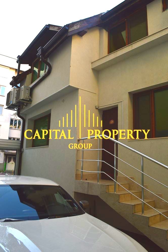 САМОСТОЯТЕЛНА КЪЩА на метри от плажа и морската градина с ПМ, Идеален Център, Варна-0 САМОСТОЯТЕЛНА КЪЩА на метри от плажа и морската градина с ПМ, Идеален Център, Варна - 0