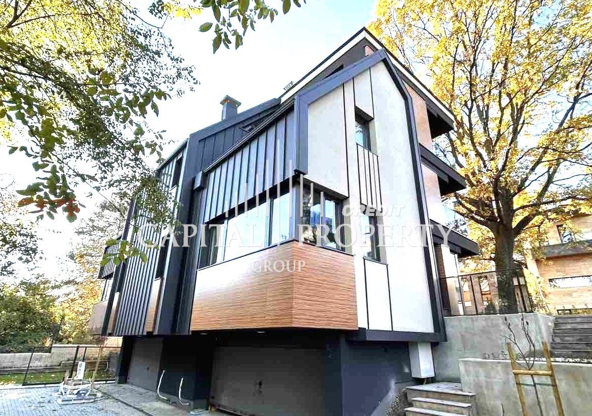 Луксозна къща с панаорамна гледка - 0