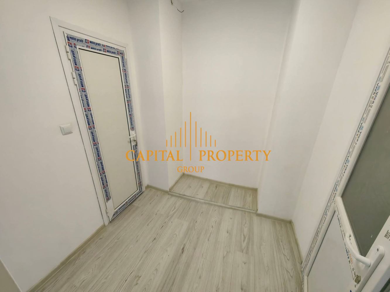 Двустаен апартамент с Паркомясто, Траката , Варна - 0